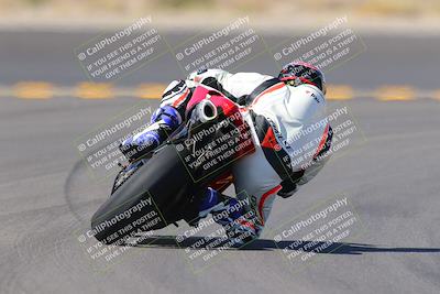 media/Oct-08-2022-SoCal Trackdays (Sat) [[1fc3beec89]]/Turn 11 Backside (1145am)/